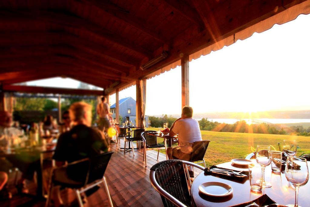 Les Ancetres Auberge & Restaurant St-Pierre-de-l'Île-d'Orléans Dış mekan fotoğraf
